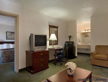 Days By Wyndham Glenwood-crabtree Hotel Raleigh