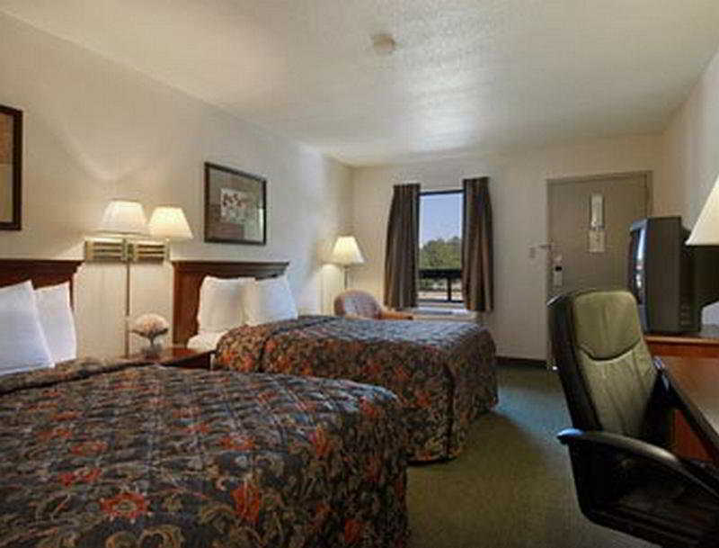 Days By Wyndham Glenwood-crabtree Raleigh
